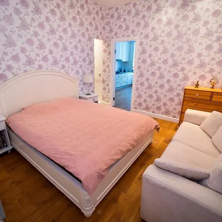 Uus Old Town Apartment